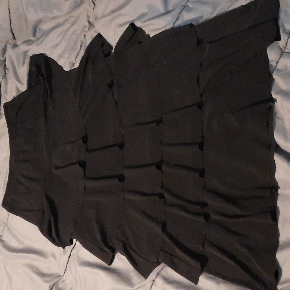 Junee ruffled skirt size 10